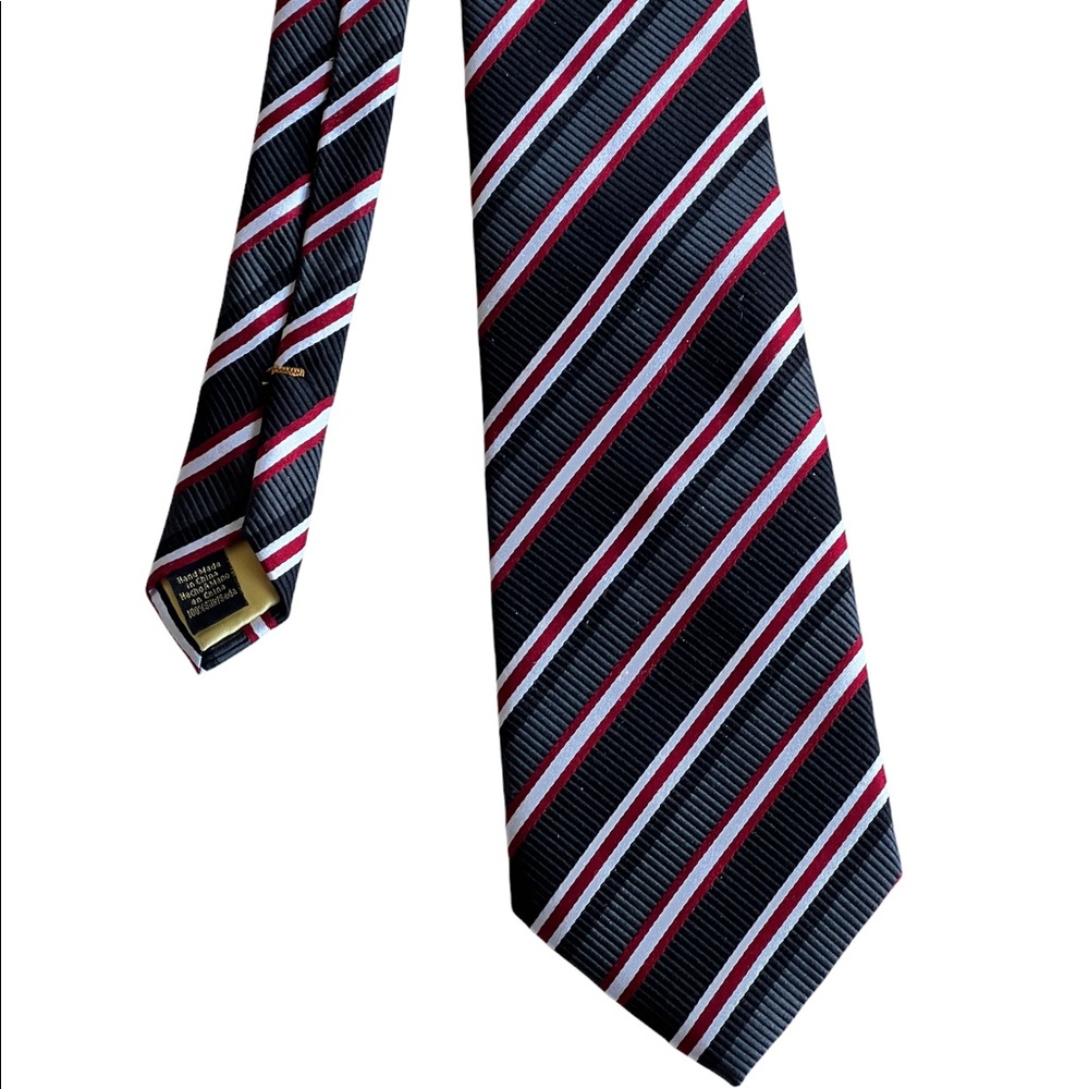 Donald Trump Signature Collection all silk men’s tie.